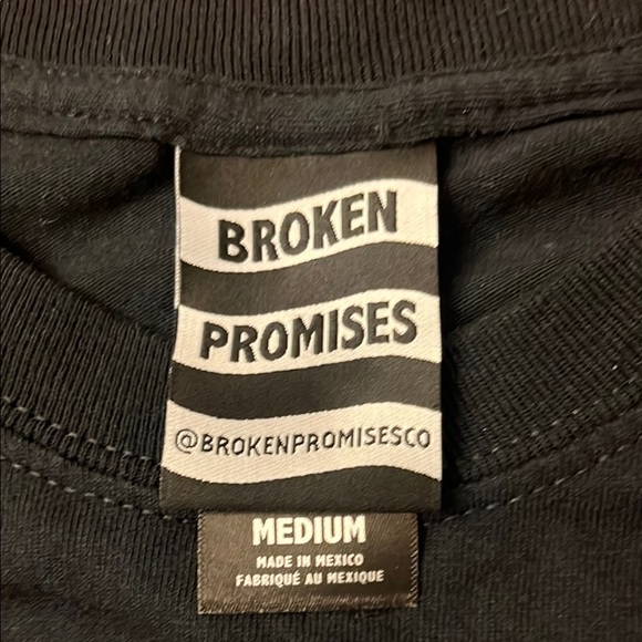 Broken Promises Long Sleeve Graphic Tee Medium Black - Picture 4 of 10